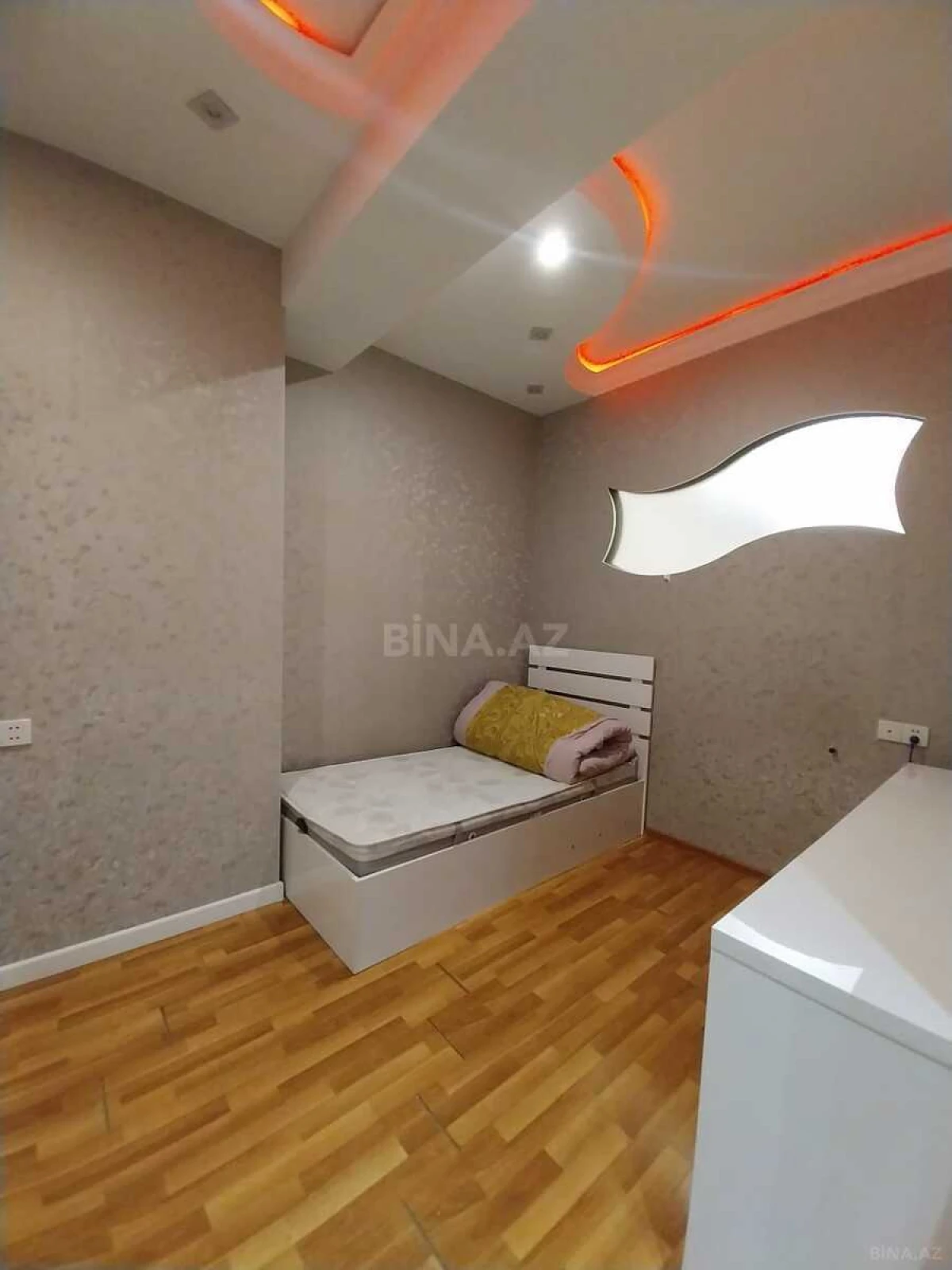 Kirayə verilir 3 otaqlı mənzil 90 m²