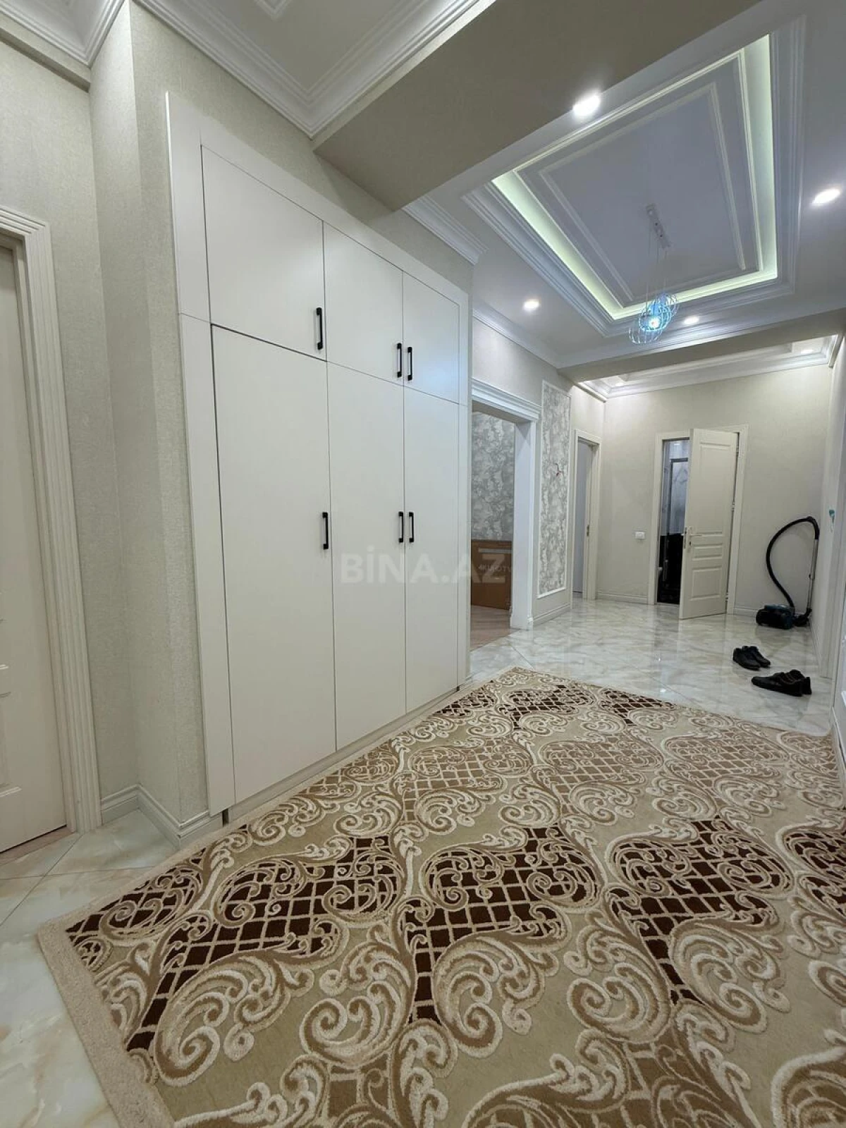 Kirayə verilir 3 otaqlı mənzil 130 m²