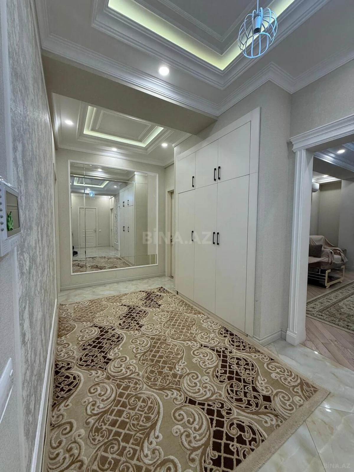 Kirayə verilir 3 otaqlı mənzil 130 m²