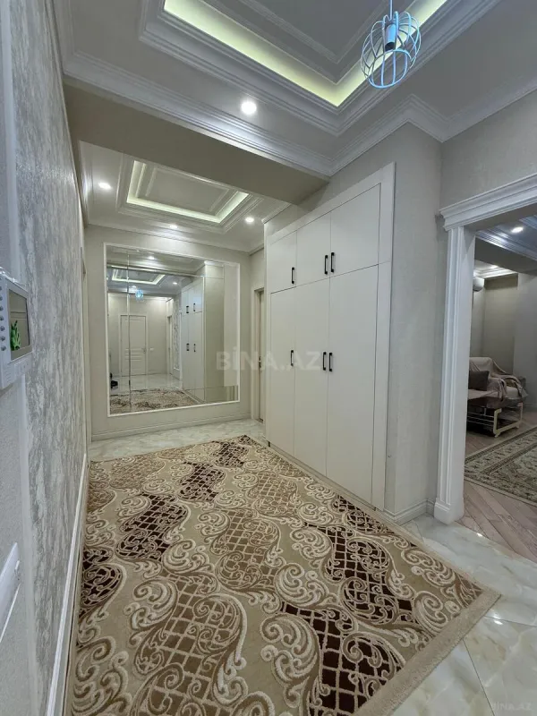 Kirayə verilir 3 otaqlı mənzil 130 m²