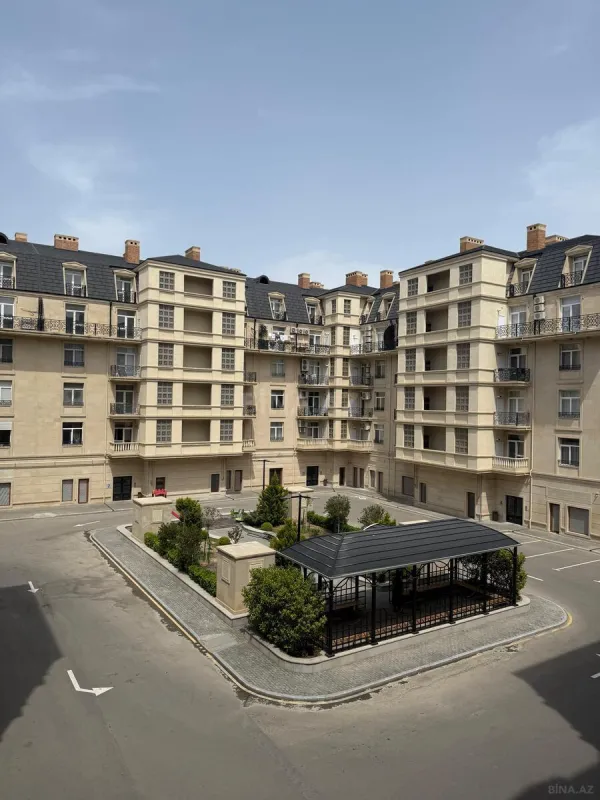 Kirayə verilir 3 otaqlı mənzil 130 m²