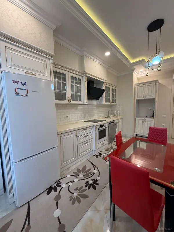 Kirayə verilir 3 otaqlı mənzil 130 m²