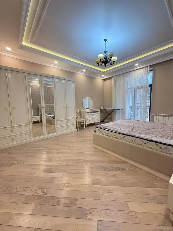 Kirayə verilir 3 otaqlı mənzil 130 m²