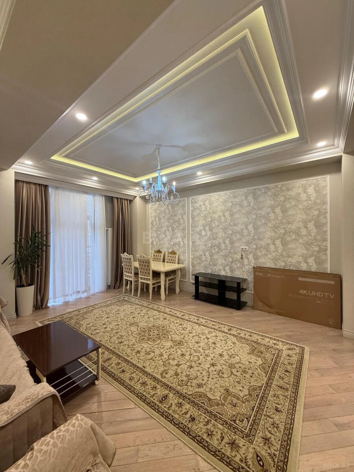 Kirayə verilir 3 otaqlı mənzil 130 m²
