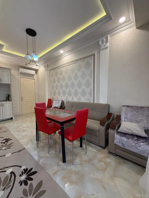 Kirayə verilir 3 otaqlı mənzil 130 m²