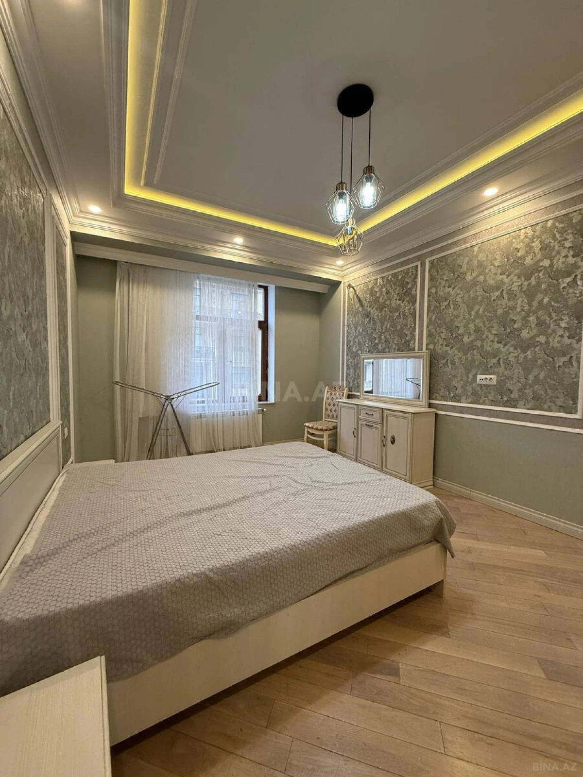Kirayə verilir 3 otaqlı mənzil 130 m²