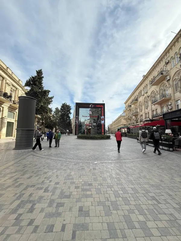 Satılır 2 otaqlı mənzil 100 m²