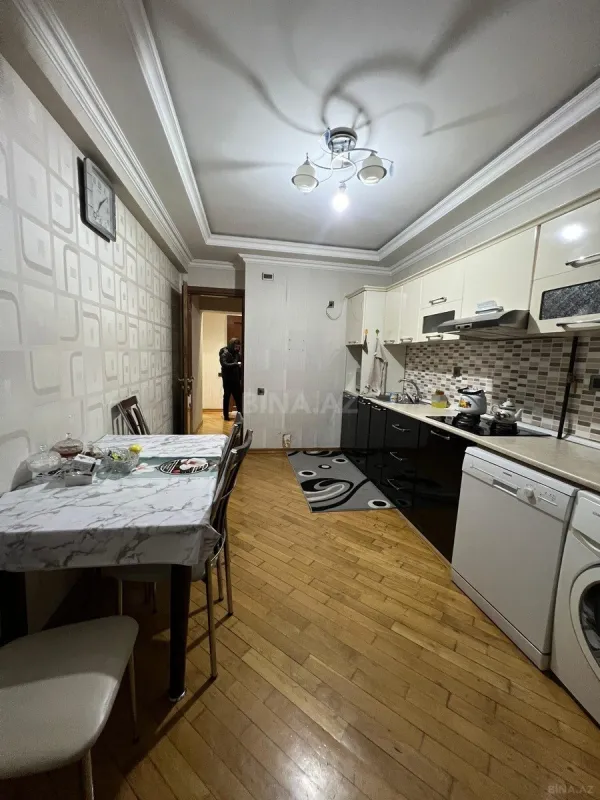 Satılır 3 otaqlı mənzil 115 m²