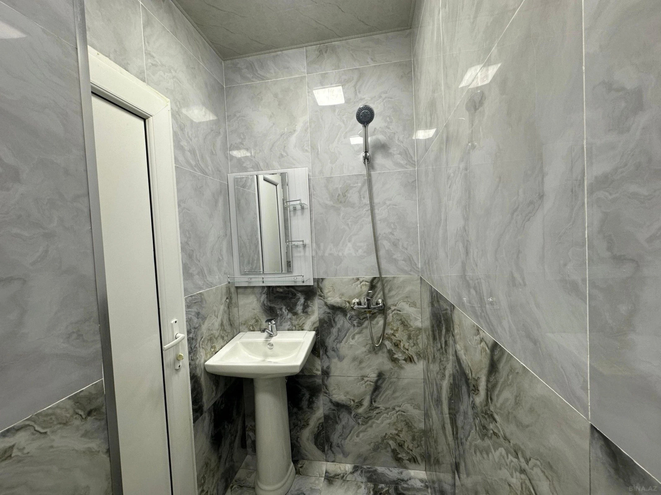 Satılır 2 otaqlı mənzil 45 m²