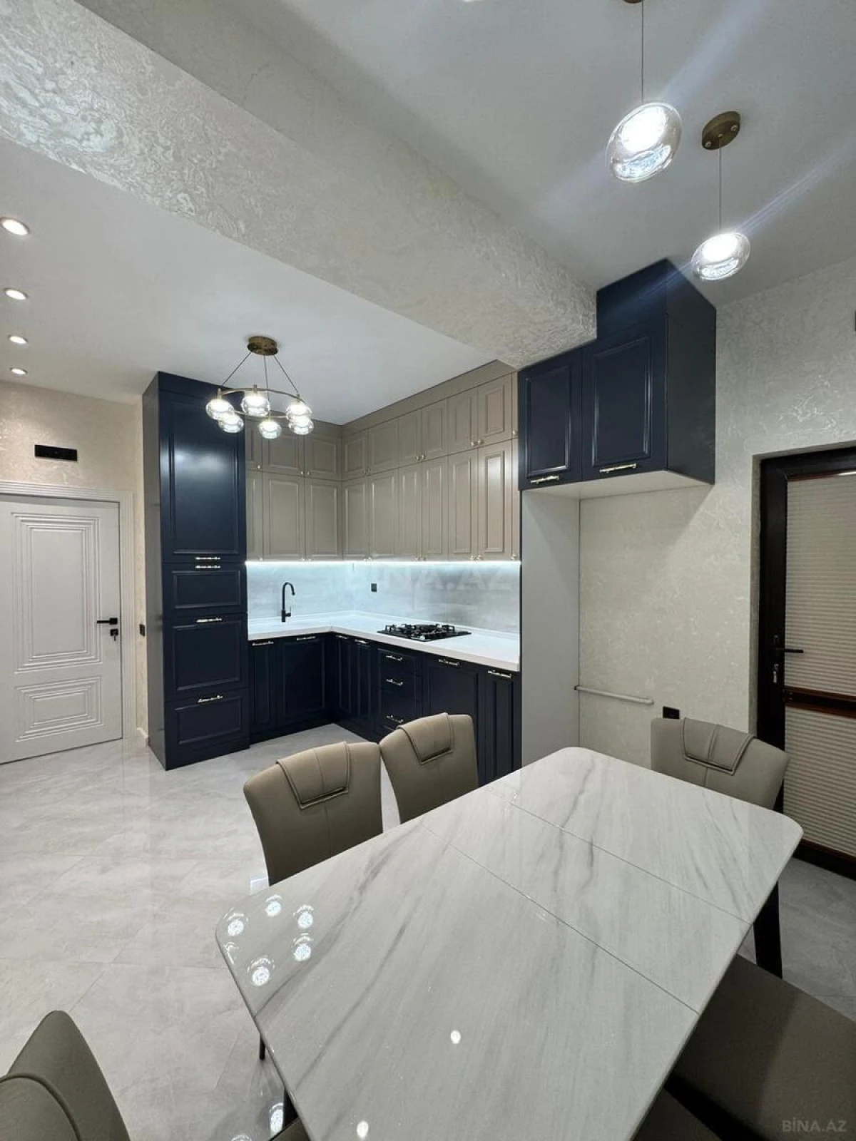 Satılır 3 otaqlı mənzil 107 m²