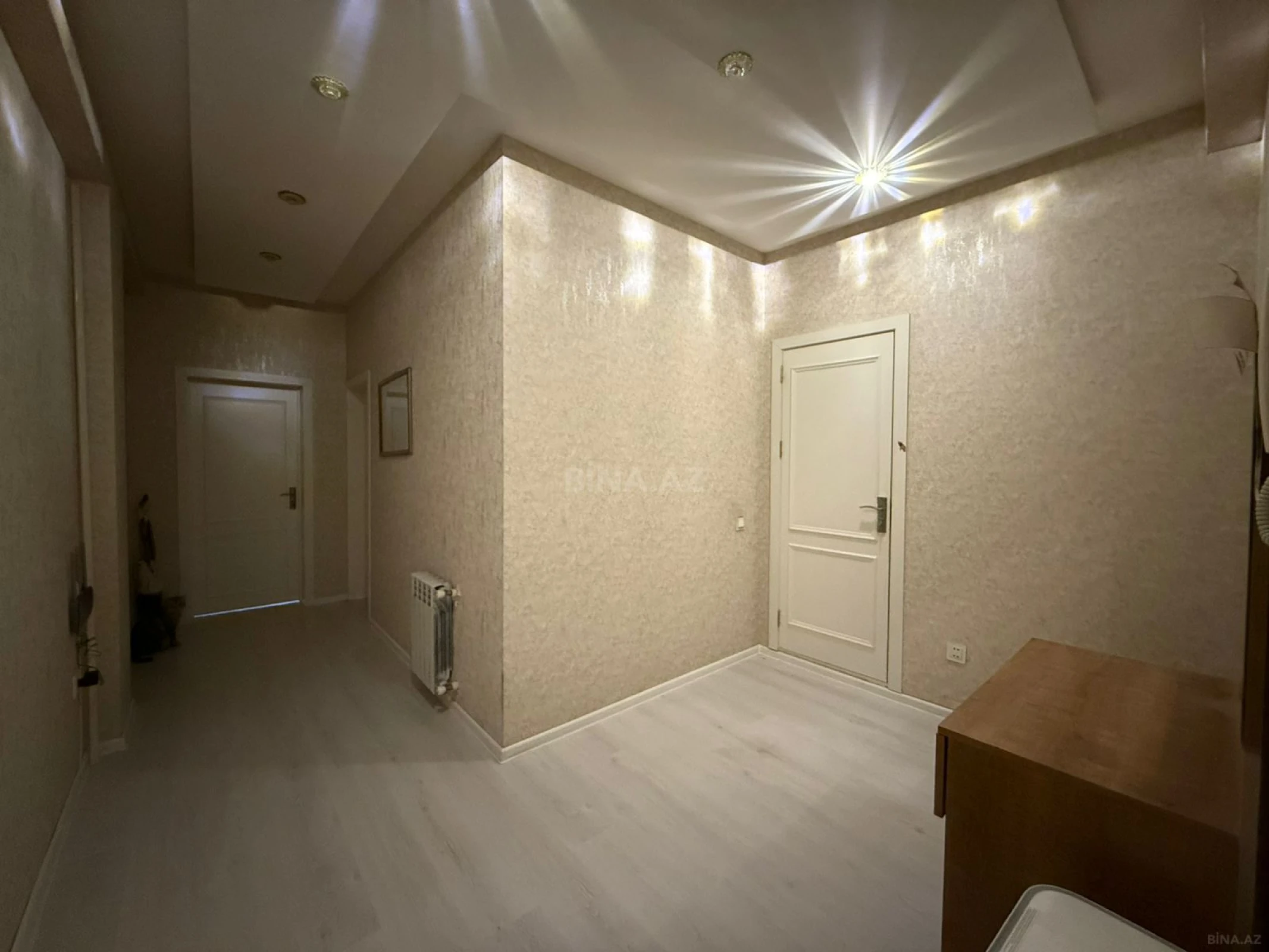 Satılır 2 otaqlı mənzil 65 m²