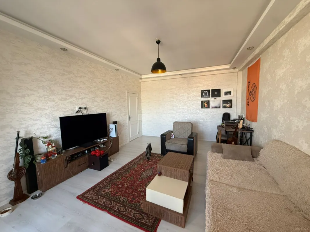 Satılır 2 otaqlı mənzil 65 m²