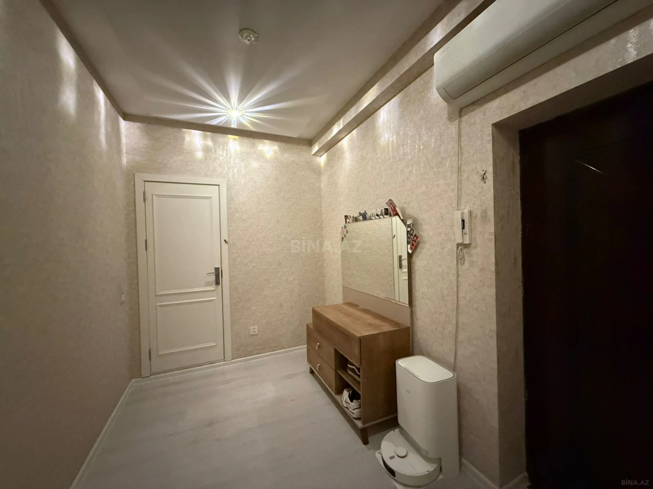 Satılır 2 otaqlı mənzil 65 m²