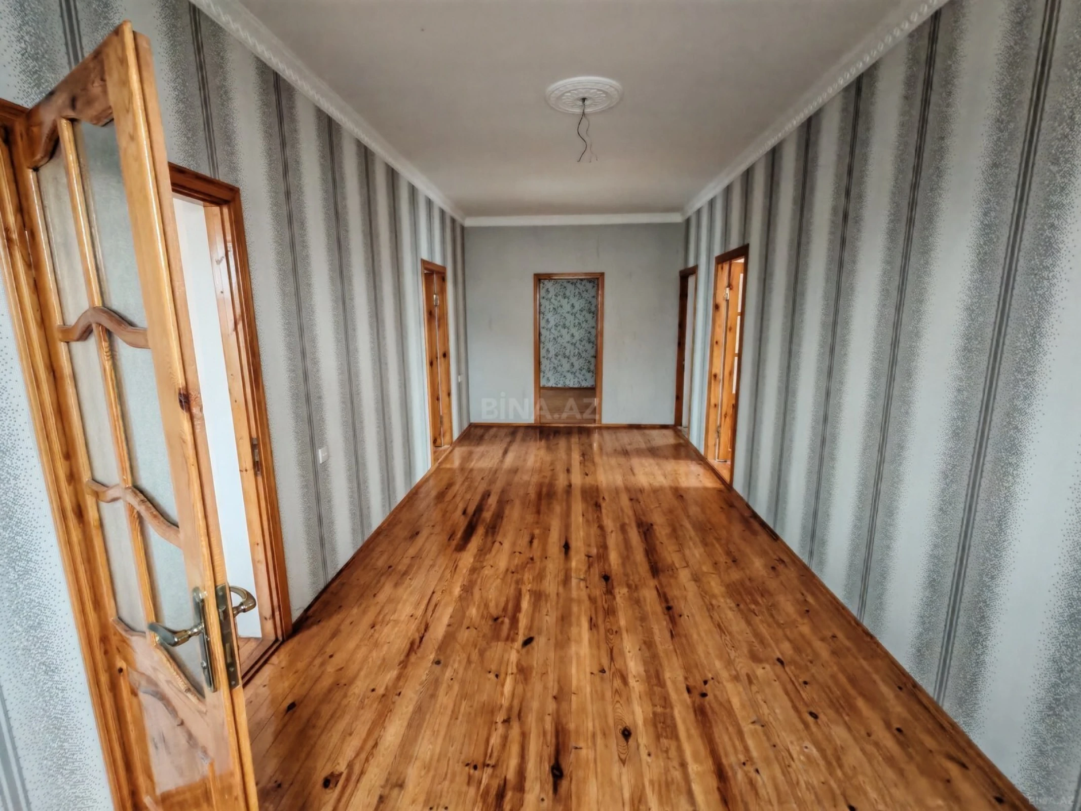 Satılır 7 otaqlı həyət evi 200 m²
