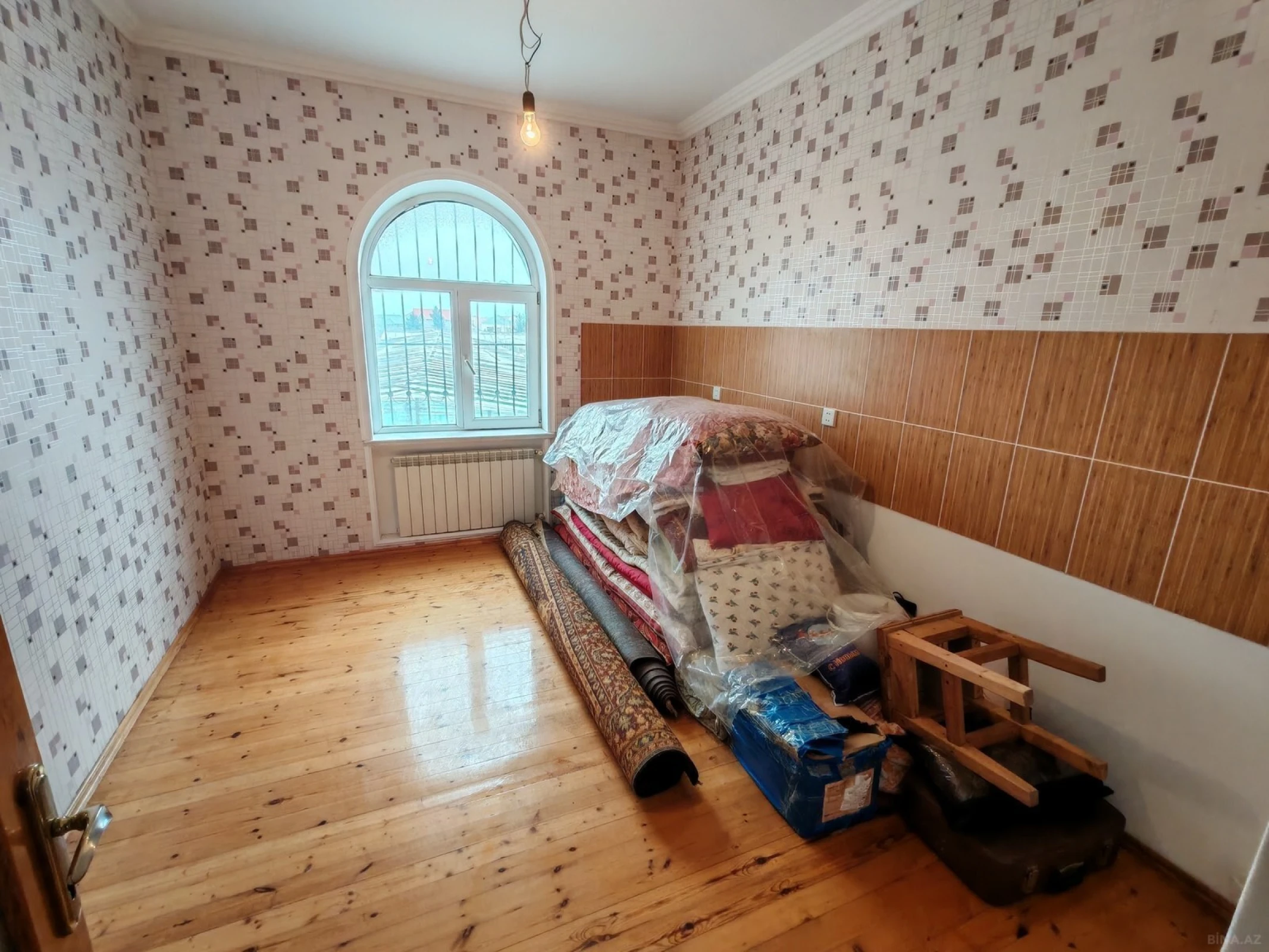 Satılır 7 otaqlı həyət evi 200 m²