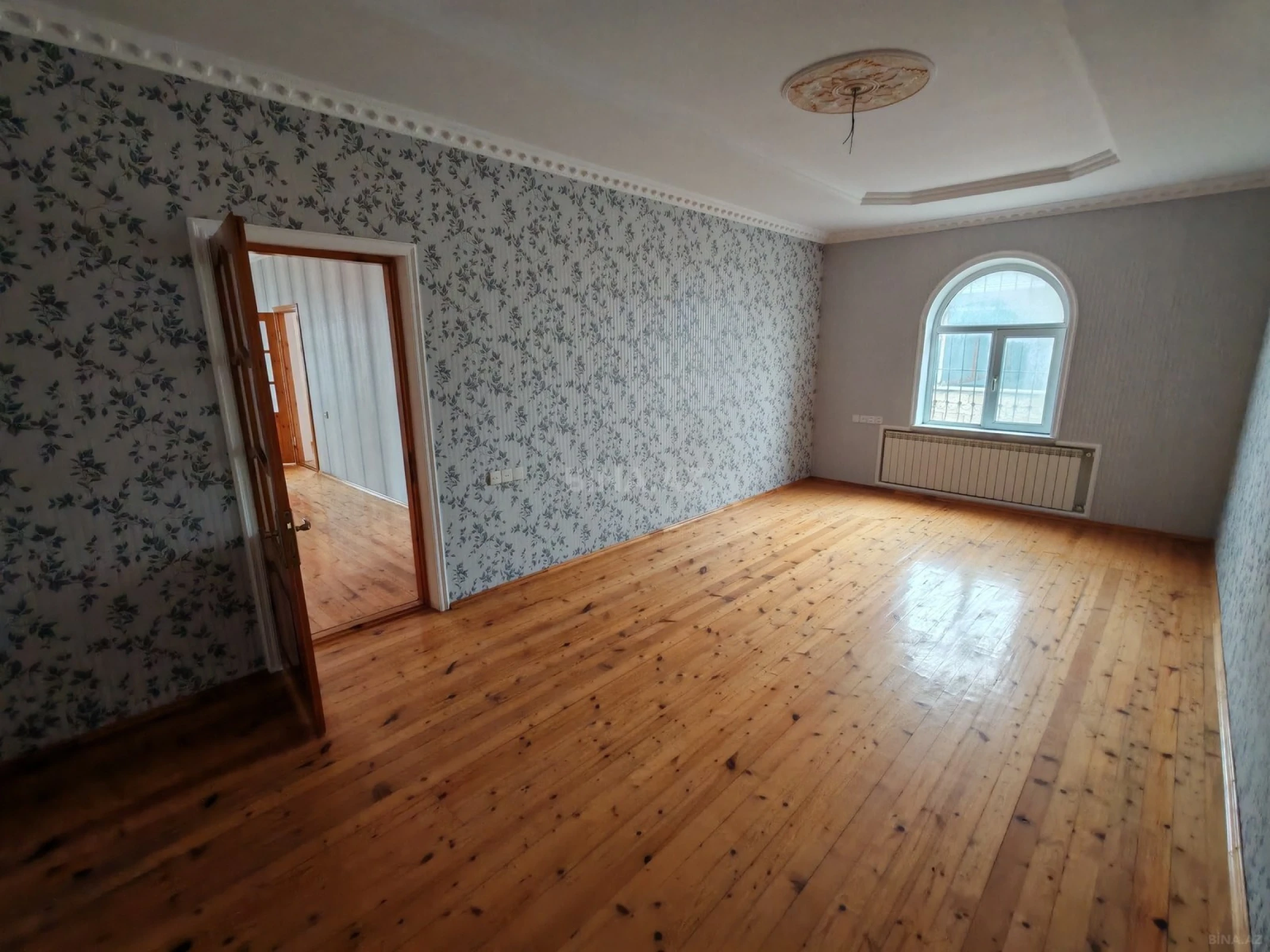 Satılır 7 otaqlı həyət evi 200 m²