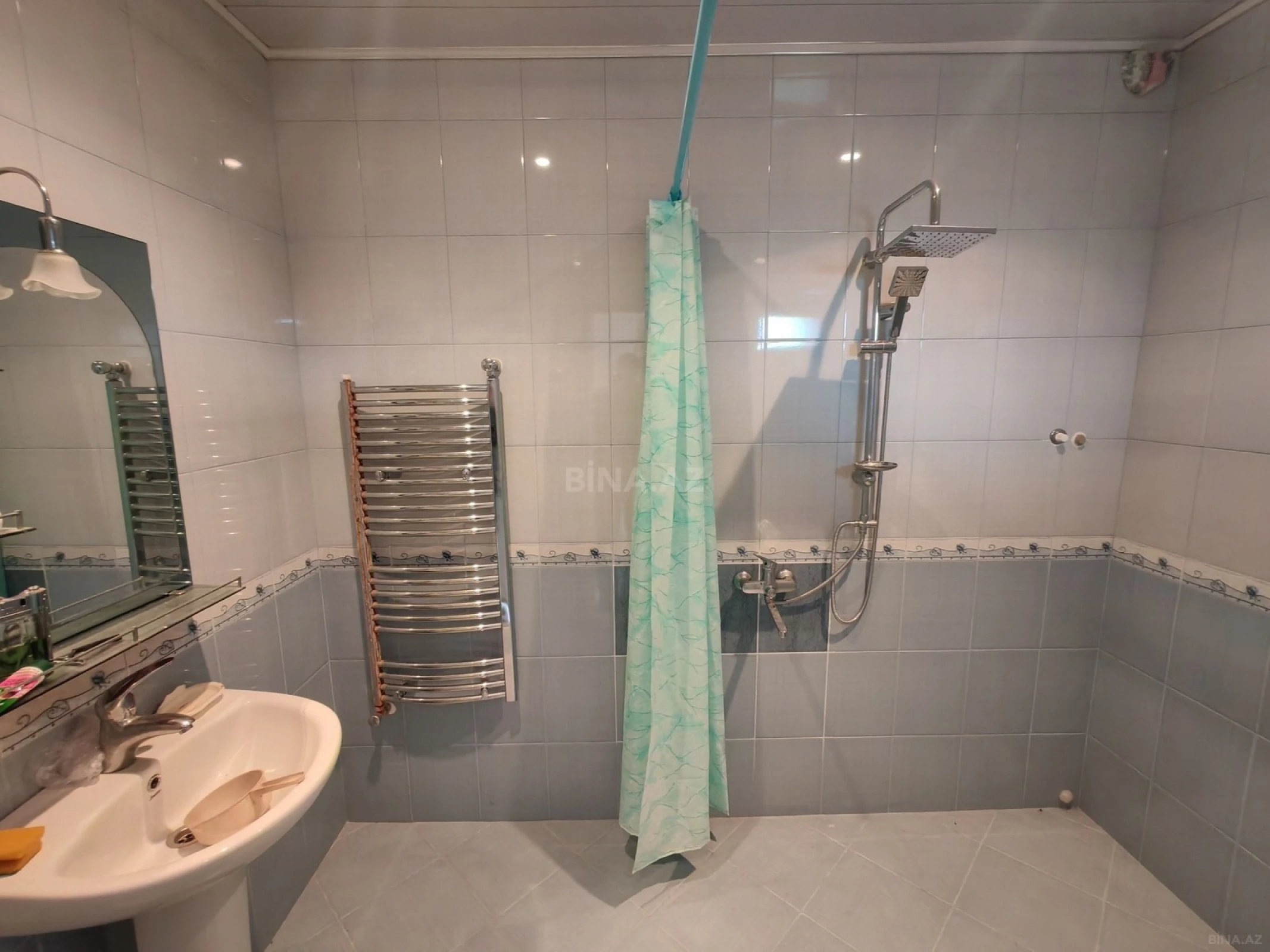 Satılır 7 otaqlı həyət evi 200 m²