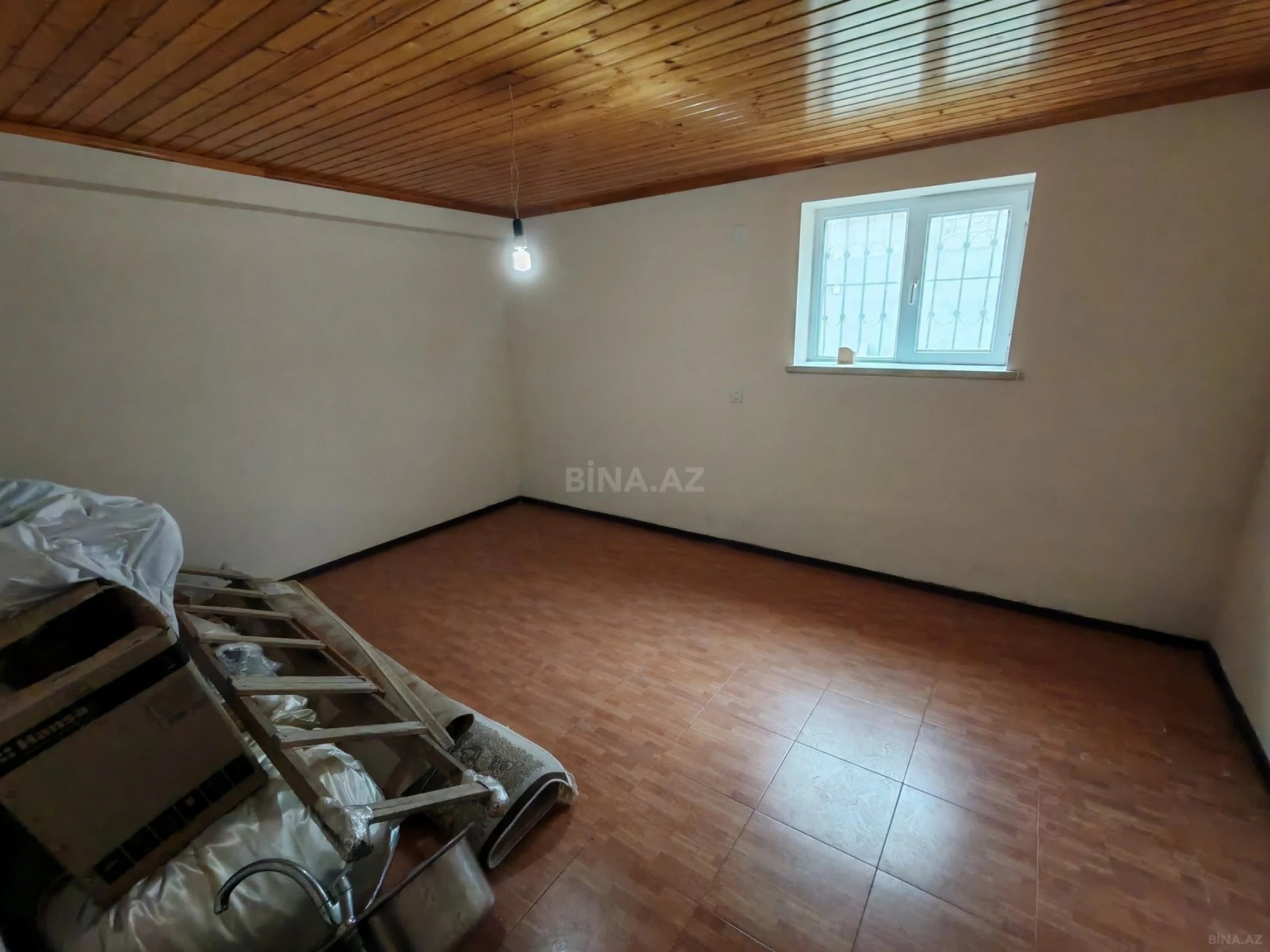 Satılır 7 otaqlı həyət evi 200 m²