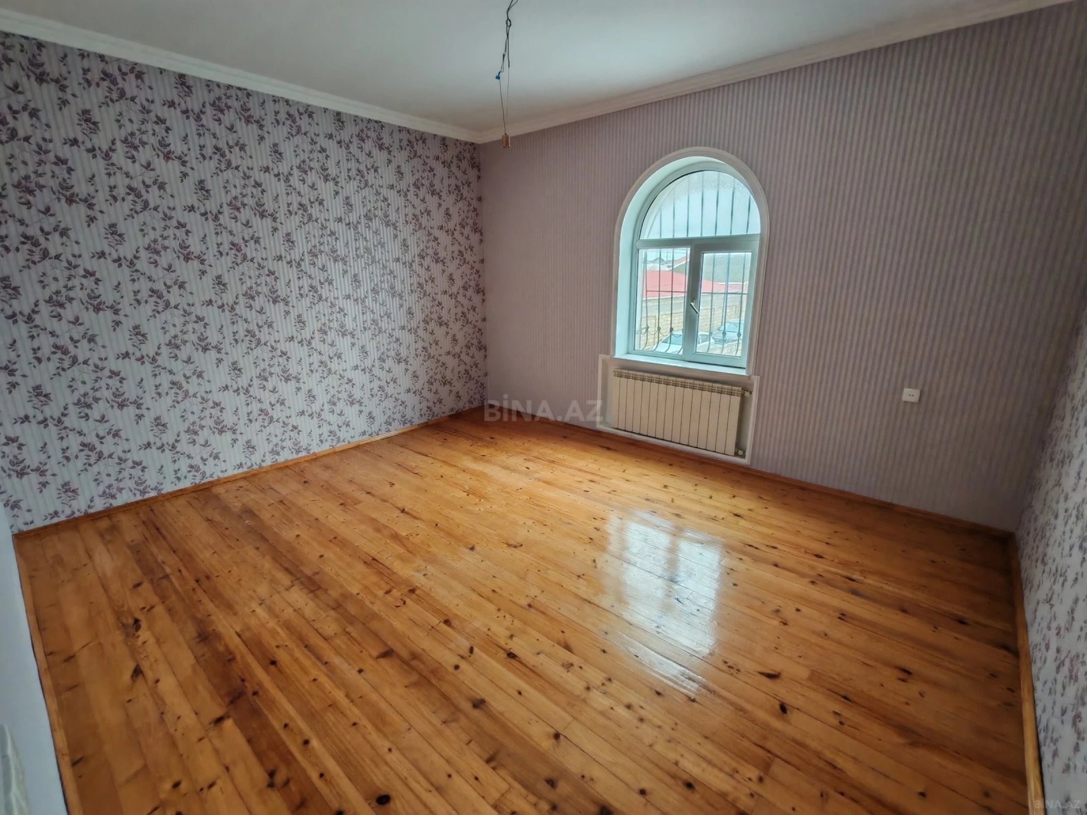 Satılır 7 otaqlı həyət evi 200 m²