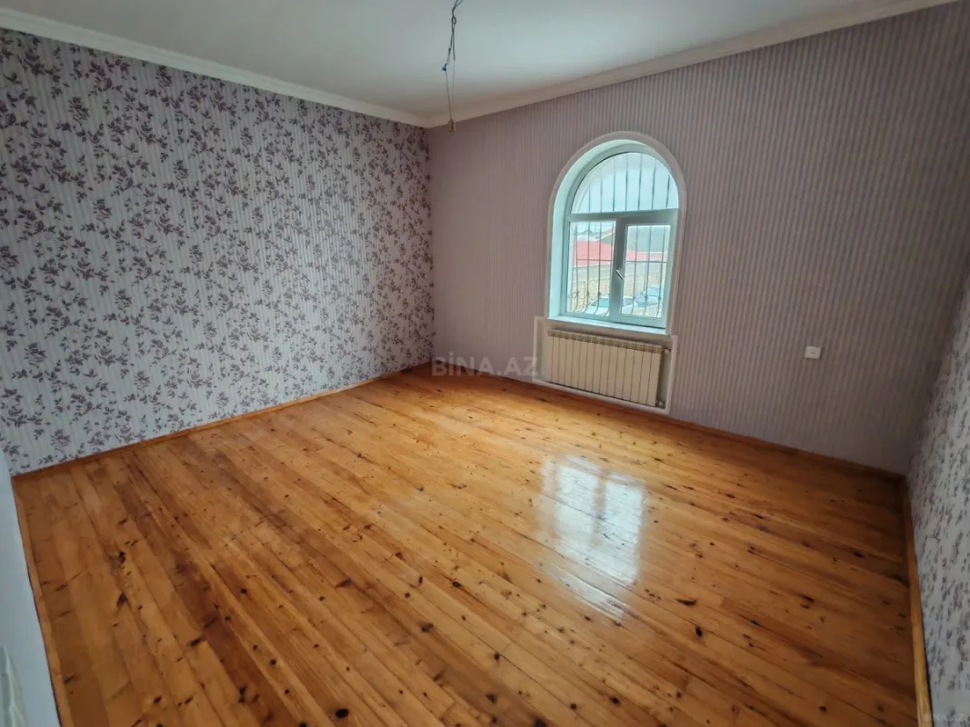 Satılır 7 otaqlı həyət evi 200 m²