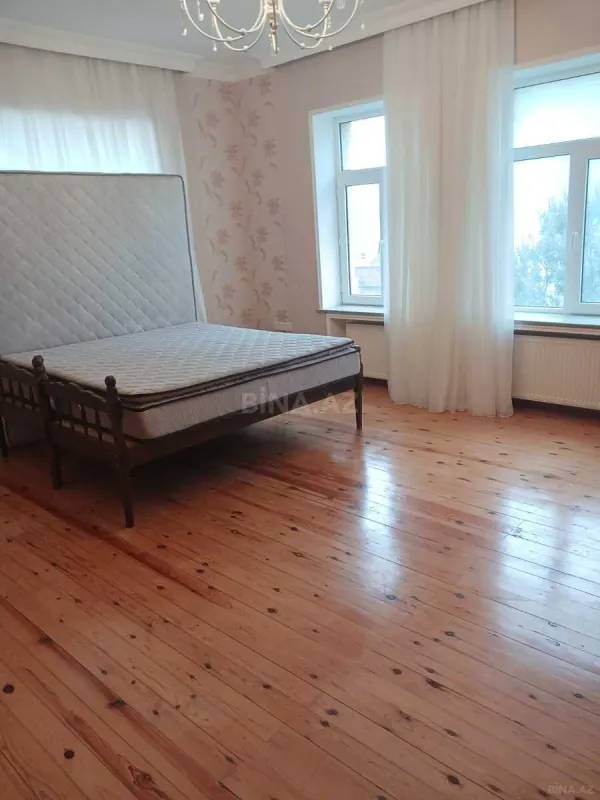 Satılır 6 otaqlı həyət evi 280 m²