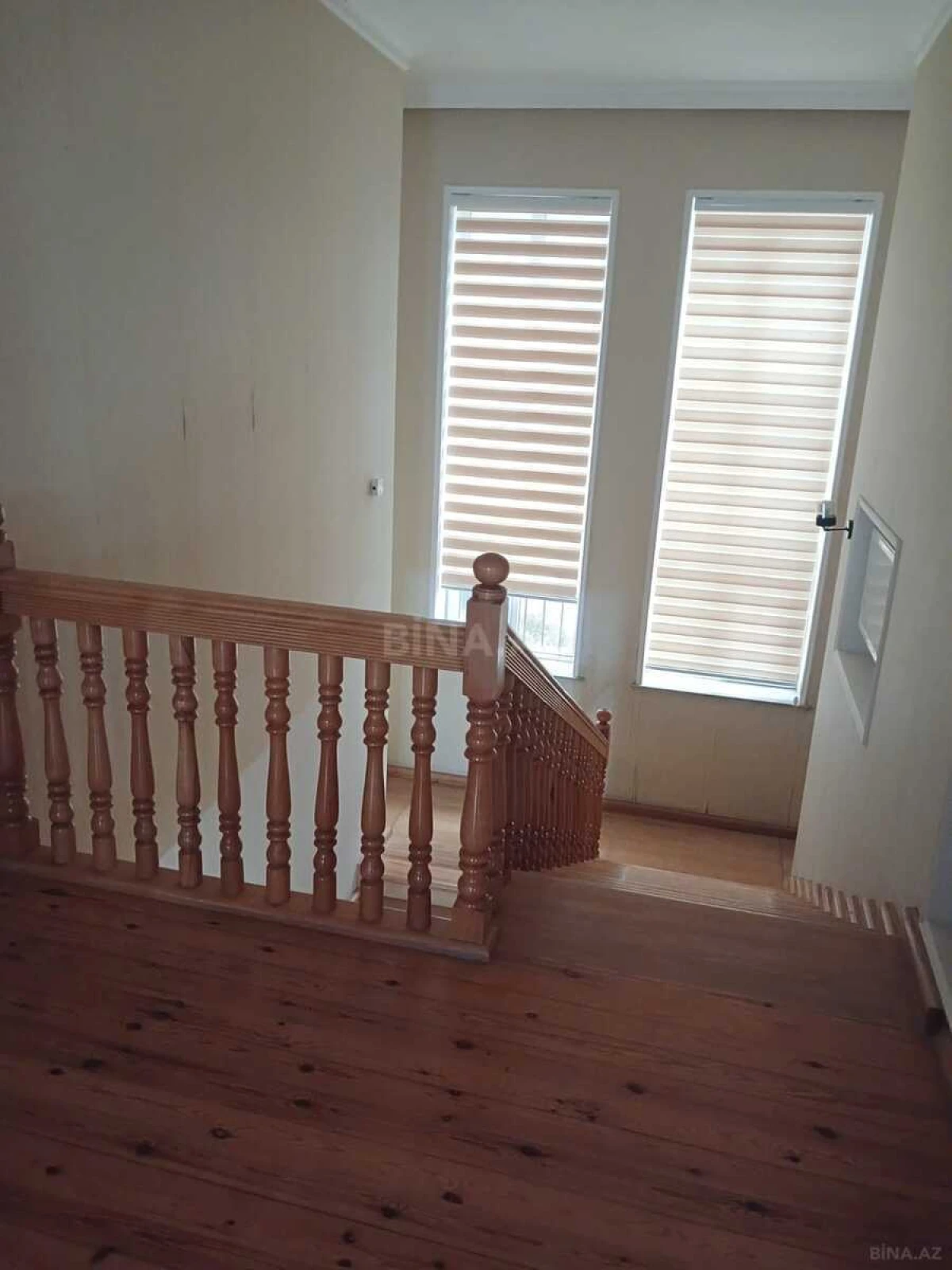 Satılır 6 otaqlı həyət evi 280 m²