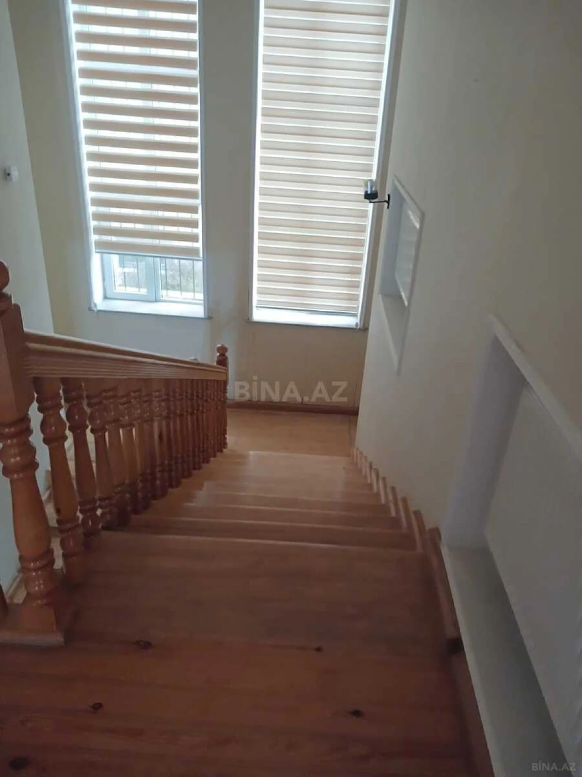 Satılır 6 otaqlı həyət evi 280 m²