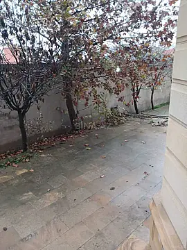 Satılır 6 otaqlı həyət evi 280 m²