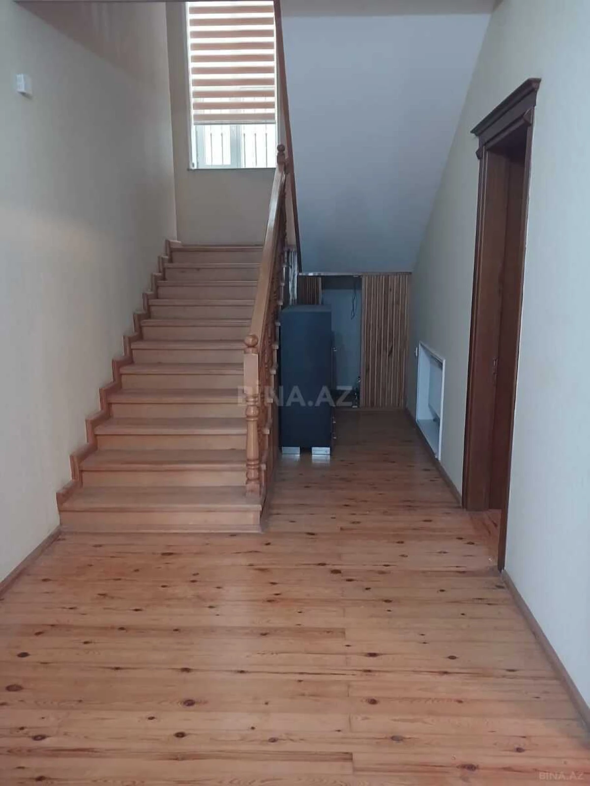 Satılır 6 otaqlı həyət evi 280 m²