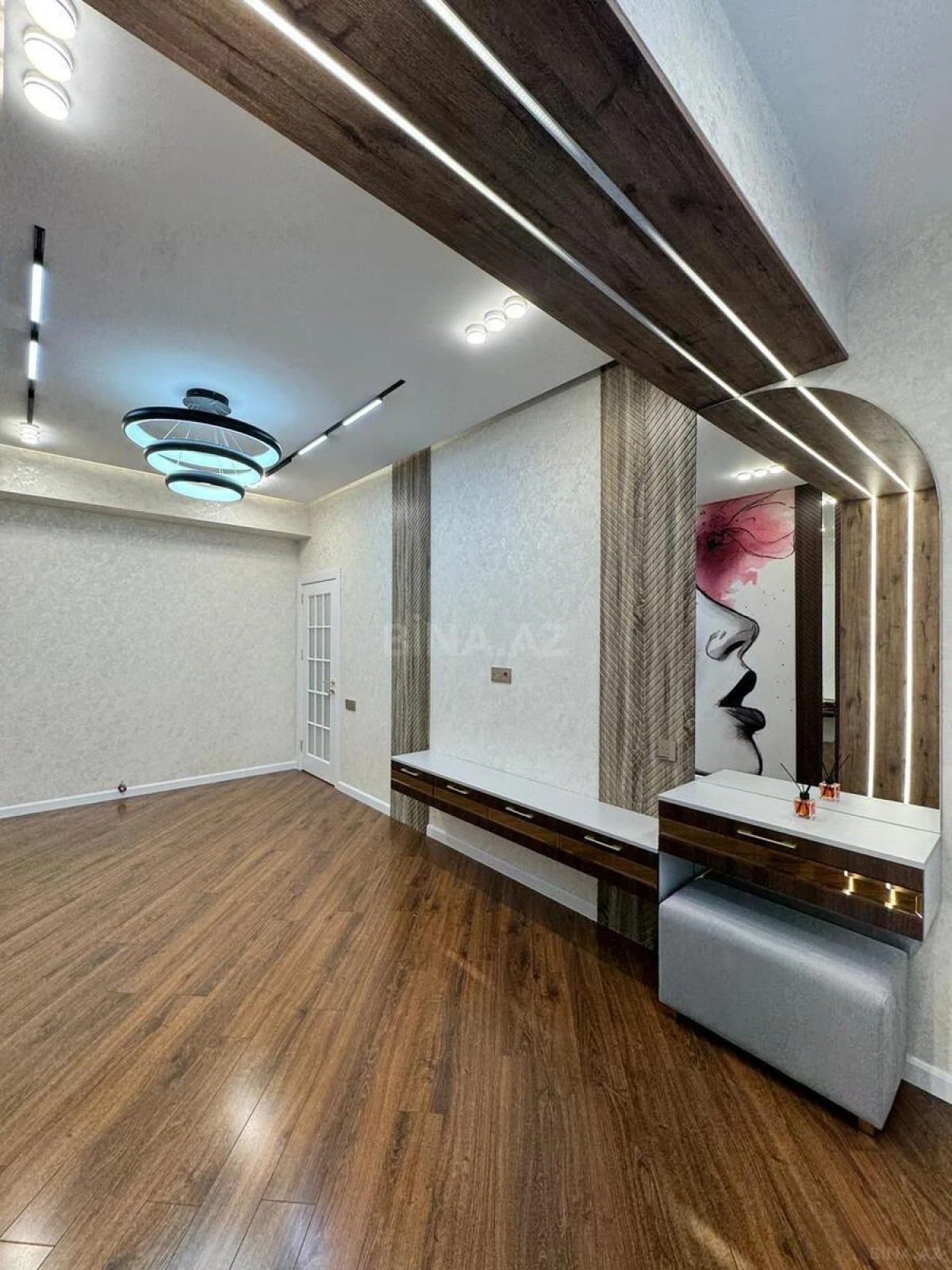 Satılır 2 otaqlı mənzil 84 m²