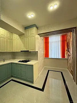 Satılır 2 otaqlı mənzil 84 m²
