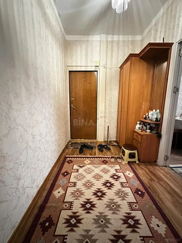 Satılır 5 otaqlı mənzil 120 m²
