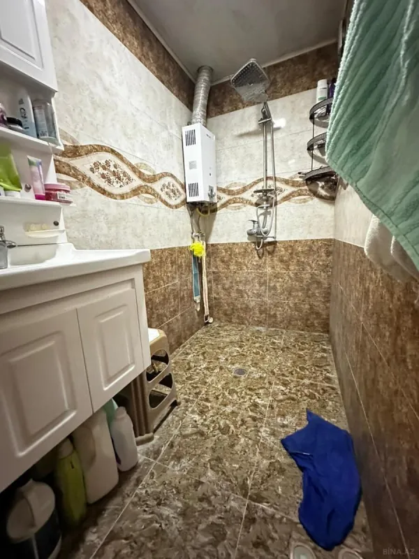 Satılır 5 otaqlı mənzil 120 m²