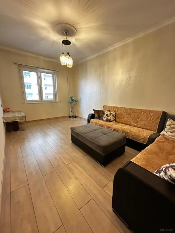 Satılır 5 otaqlı mənzil 120 m²