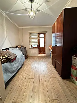 Satılır 5 otaqlı mənzil 120 m²