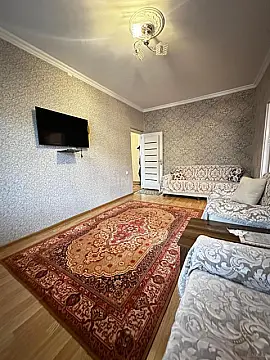 Satılır 5 otaqlı mənzil 120 m²