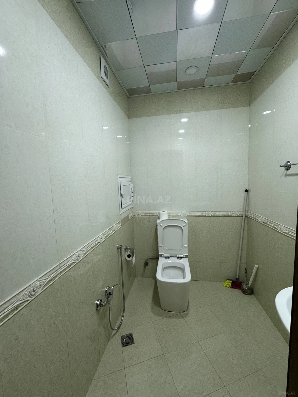 Kirayə verilir 3 otaqlı mənzil 122 m²