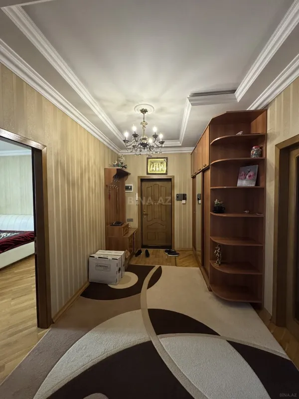 Kirayə verilir 3 otaqlı mənzil 122 m²