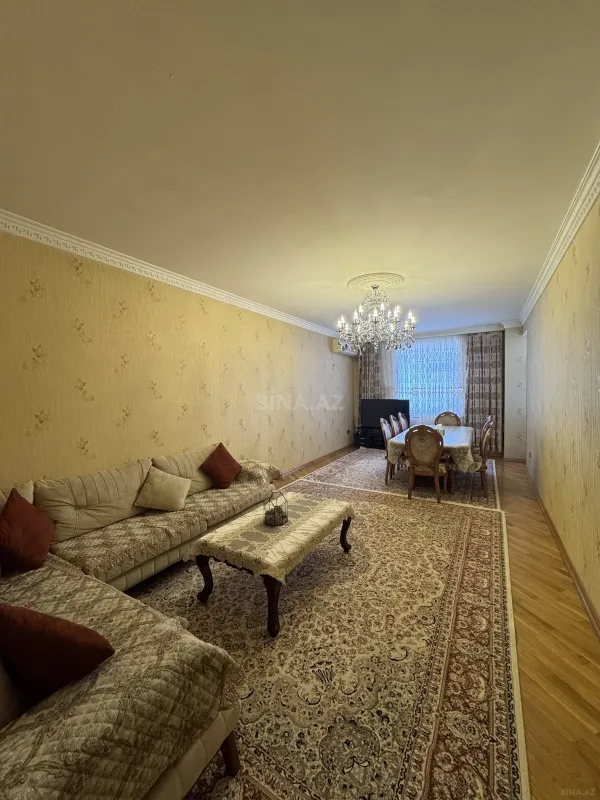 Kirayə verilir 3 otaqlı mənzil 122 m²