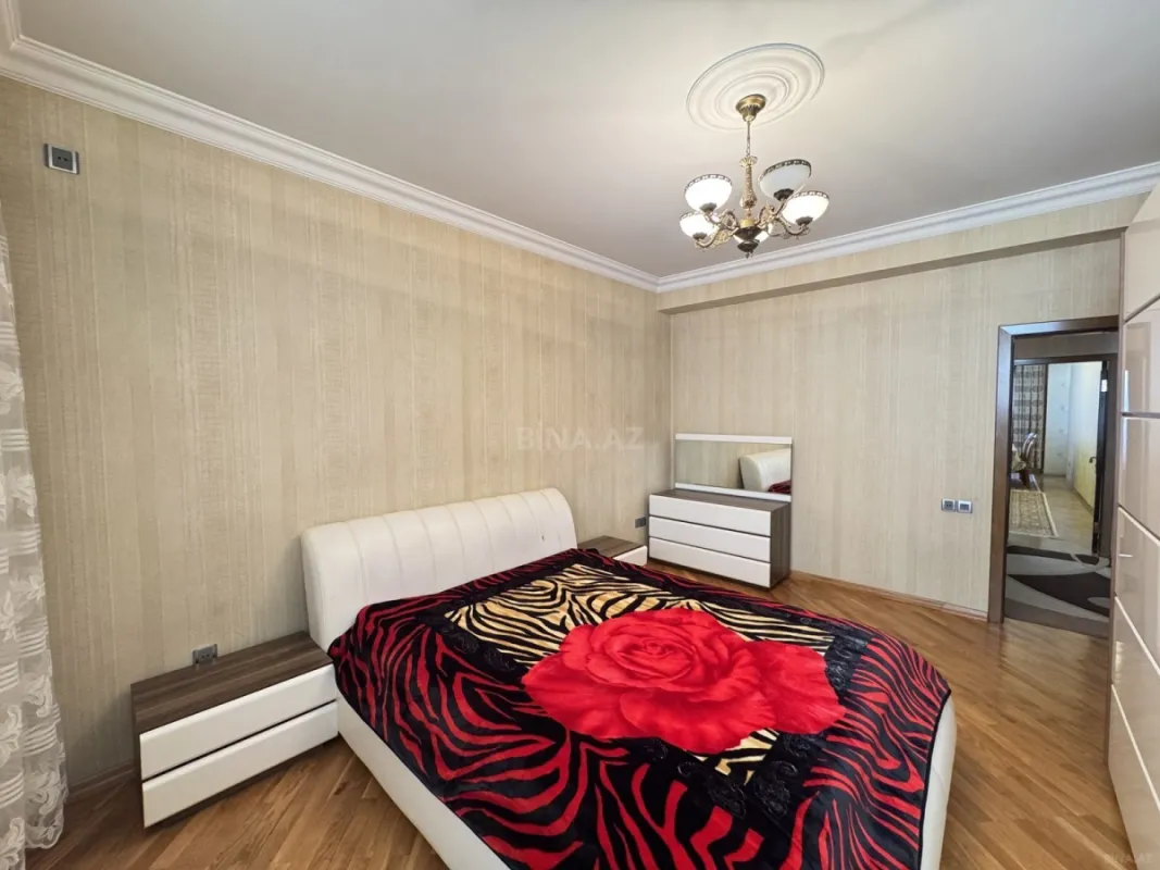 Kirayə verilir 3 otaqlı mənzil 122 m²