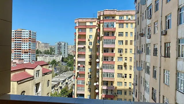 Satılır 3 otaqlı mənzil 141 m² — Bakı, Memar Əcəmi yanı 3 otaq 141.00 m²