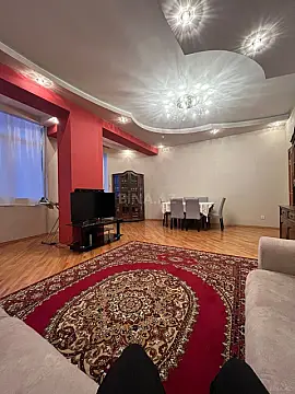 Kirayə verilir 3 otaqlı mənzil 170 m²