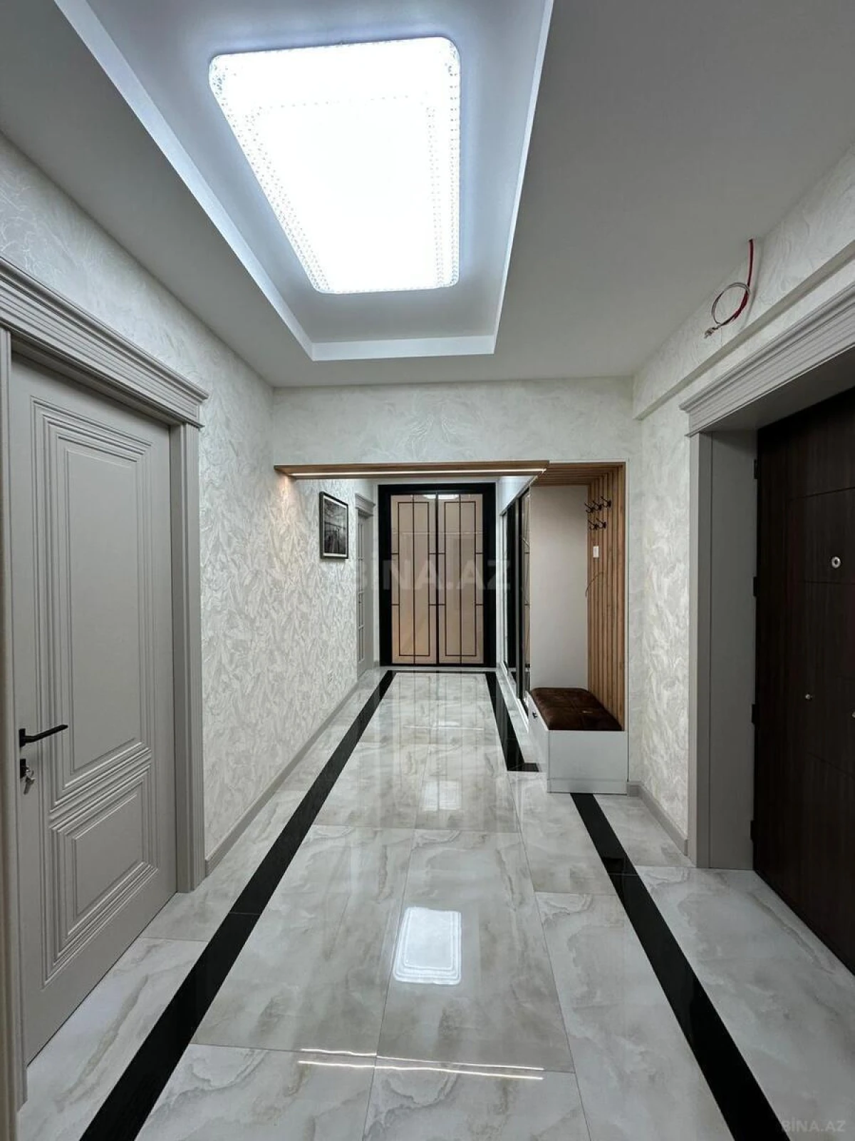 Satılır 3 otaqlı mənzil 128 m²