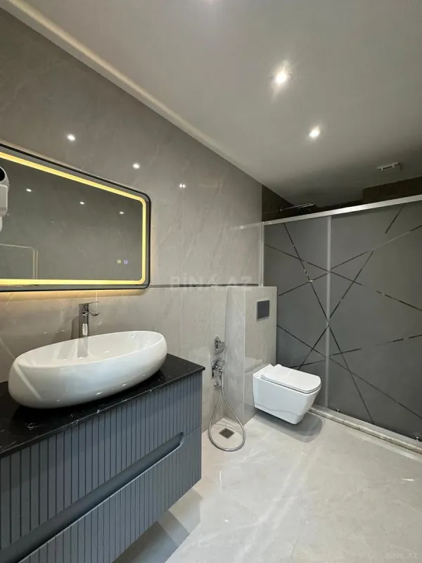 Satılır 3 otaqlı mənzil 128 m²