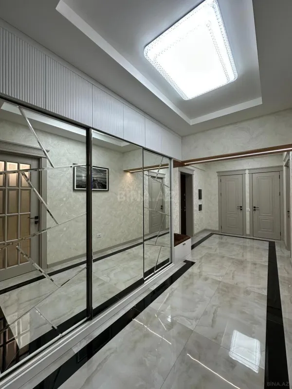 Satılır 3 otaqlı mənzil 128 m²