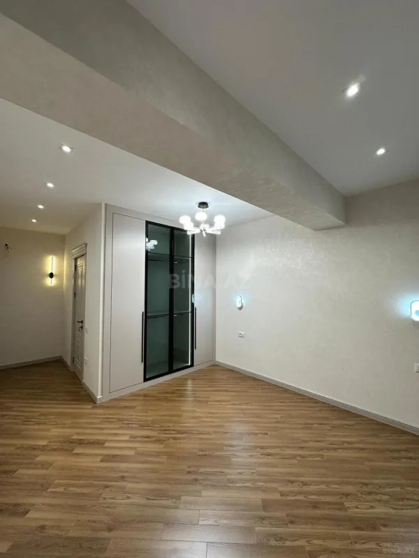 Satılır 3 otaqlı mənzil 128 m²