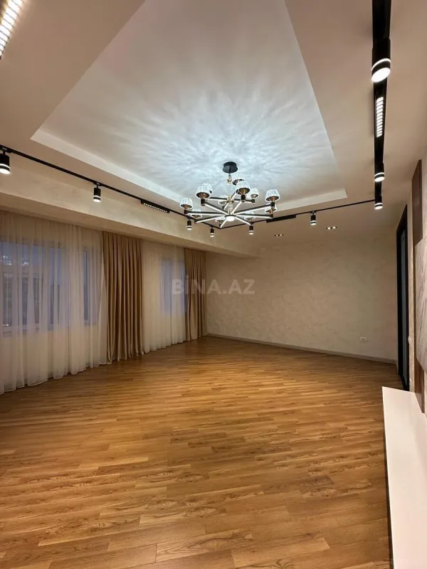 Satılır 3 otaqlı mənzil 128 m²