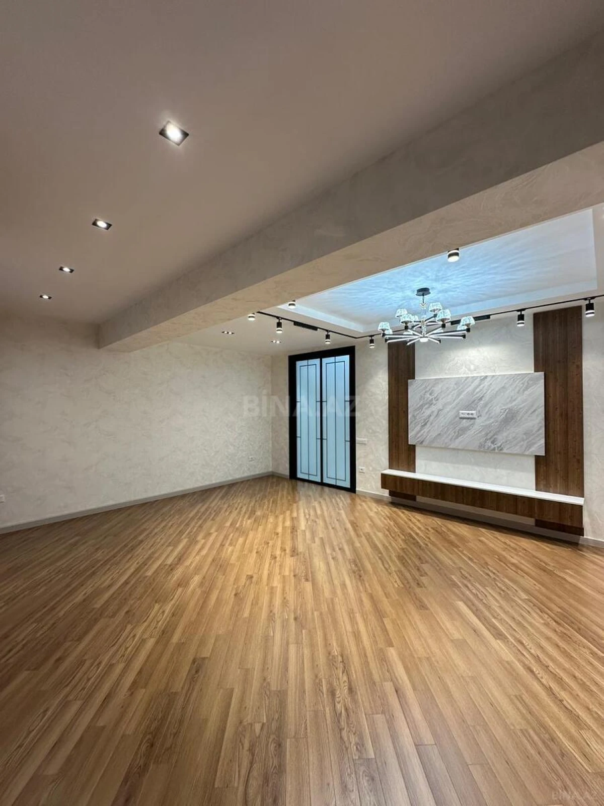 Satılır 3 otaqlı mənzil 128 m²