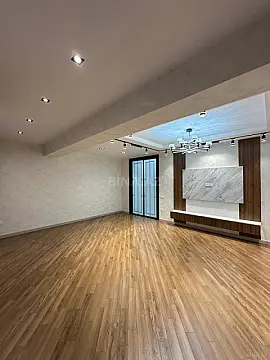 Satılır 3 otaqlı mənzil 128 m²