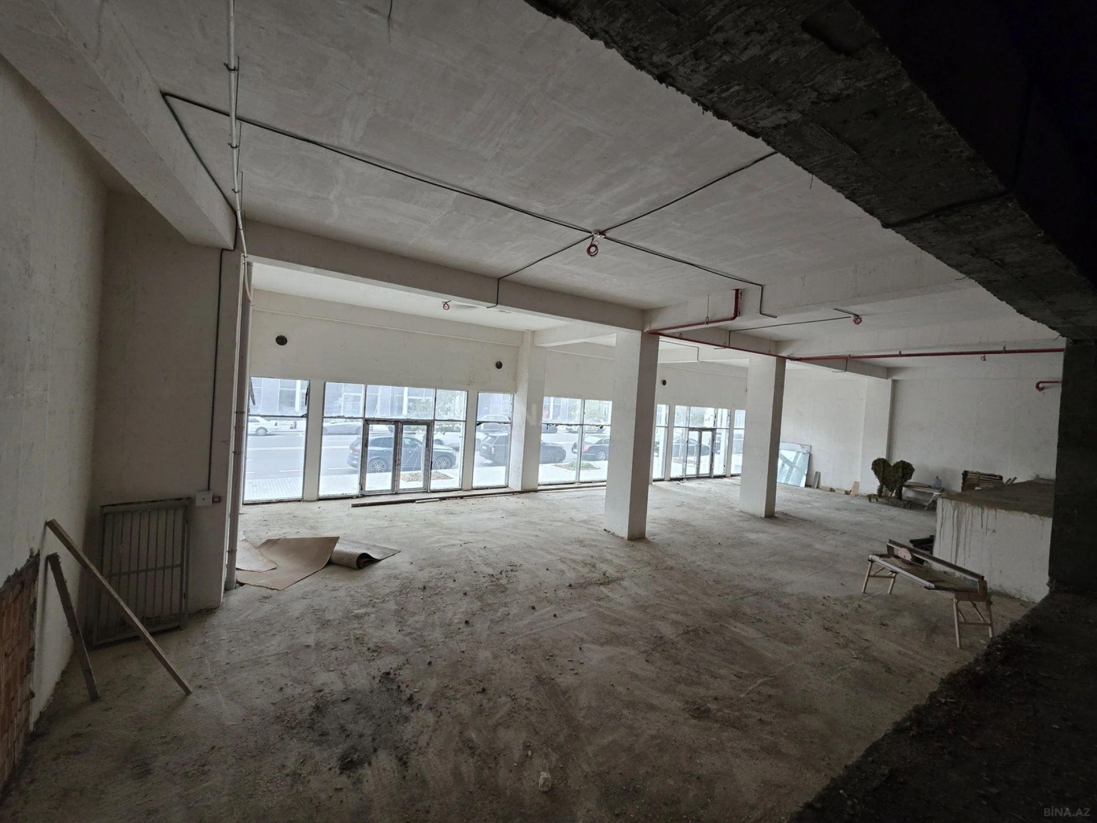 Kirayə verilir 20 otaqlı ofis 1000 m²